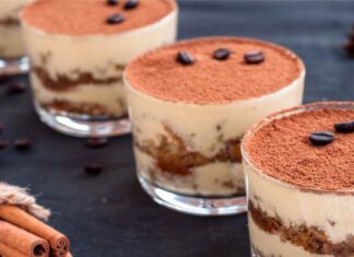 Il tiramisù per le feste di Natale non ha nulla a che vedere con la classica ricetta, pronto in pochissimi minuti Frollamisù per Natale - Ricettasprint.it