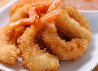 I gamberi fritti è uno dei piatti della vigilia di Natale, ma solo con questa ricetta saranno croccanti e non unti Gamberi fritti - Ricettasprint.it