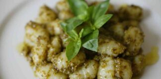 Gnocchi al pesto senza patate - RicettaSprint