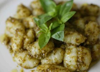 Gnocchi al pesto senza patate - RicettaSprint