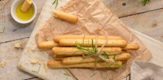Panettieri per un giorno, panettieri per sempre: il segreto per i grissini all’olio è nelle proporzioni Grissini all'olio fatti in casa