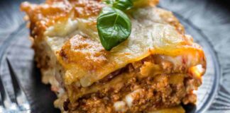 La lasagna alla bolognese è il piatto natalizio che tutti si aspettano, è una tradizione di famiglia Lasagna alla bolognese - Ricettasprint.it