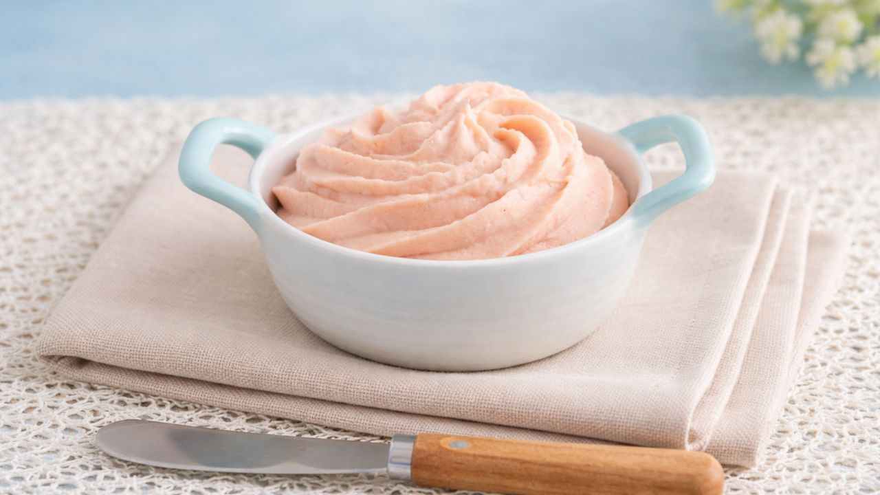 Mousse al prosciutto sul pane - RicettaSprint