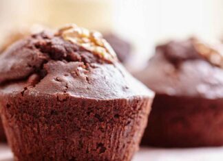 Cioccolatosi e soffici, a colazione impossibile resistergli Muffin cioccolatosi e soffici - RicettaSprint