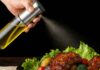 Tutti pazzi per l’olio d’oliva spray, ma attenzione a usarlo in questi casi Olio di oliva spray - RicettaSprint