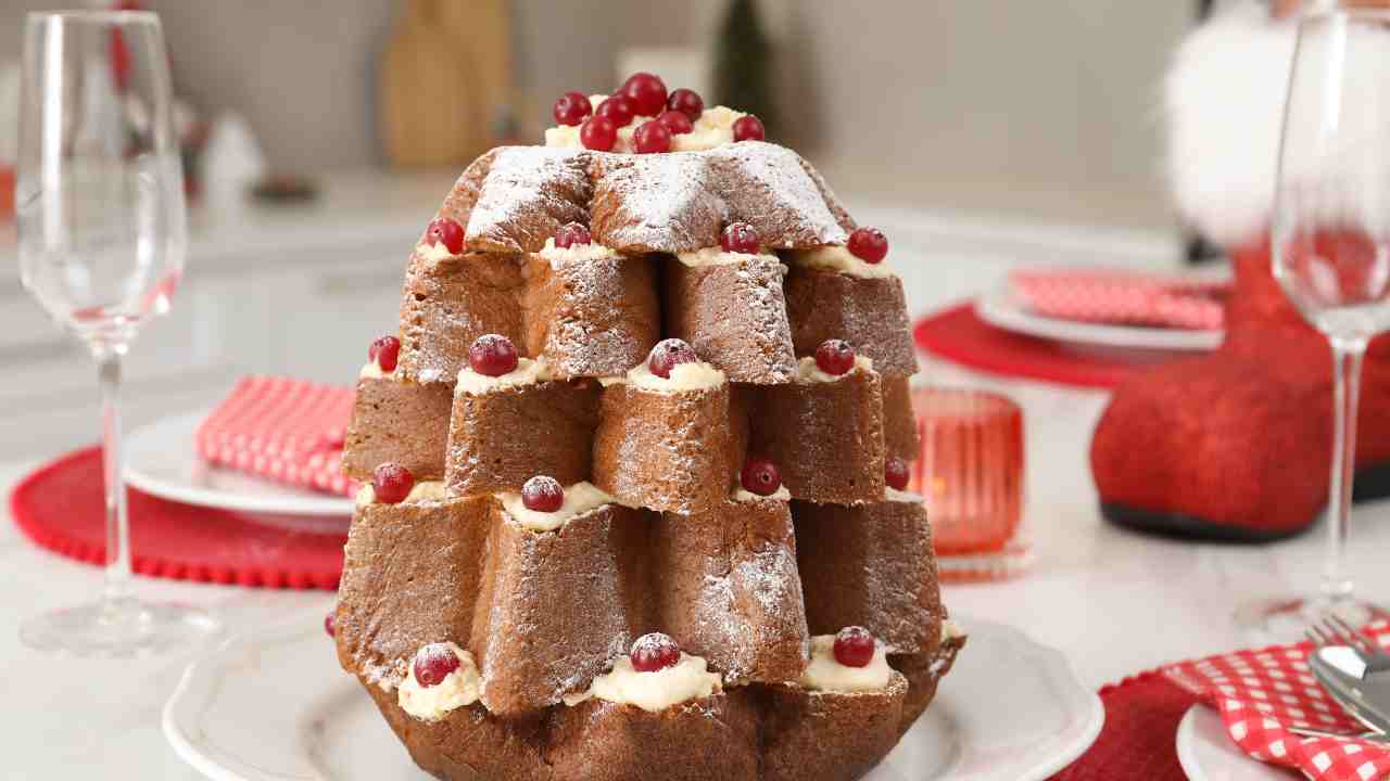 Pandoro farcito con crema di mascarpone - Ricettasprint.it