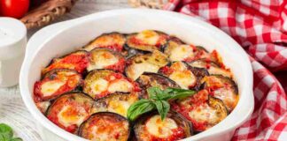 Parmigiana di melanzane veloce a Natale non preparo ricette elaborate, si spazzolano tutto, neanche un intingolo rimarrà Parmigiana di melanzane veloce - Ricettasprint.it