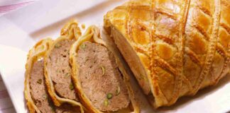 Polpettone natalizio nella pasta sfoglia - Ricettasprint.it