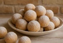 Pandoro popcorn, perfetti per la sera della Vigilia un tocco di sapore che ti lascia senza parole Popcorn di panettone a Natale - RicettaSprint