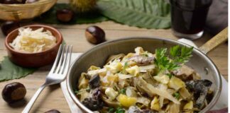 Tagliatelle in bianco con castagne e funghi