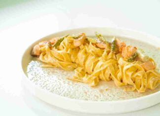 Tagliolini con ragù senza carne