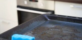 Teglie unte sporche come pulire - Ricettasprint.it