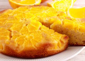 La torta all’arancia rovesciata sarà il dolce delle feste servilo con pandoro e panettone Torta rovesciata all'arancia - Ricettasprint.it