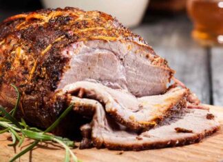 Questo arrosto al forno delle feste farà impazzire pure la suocera, così tenero che si taglia con la forchetta arrosto al forno delle feste ricettasprint