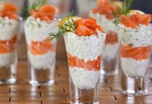 Ci metto 10 minuti a preparare questi bicchierini al salmone: un figurone con poco e niente bicchierini salmone 10 minuti ricettasprint