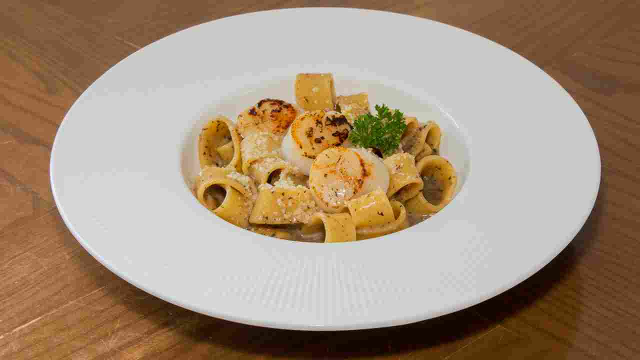 calamarata con frutti di mare ricettasprint.it