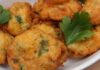 Le frittelle di cavolfiore sono il jolly delle fritture di Natale: stanno bene con tutto e si mangiano che è un piacere frittelle di cavolfiore ricettasprint
