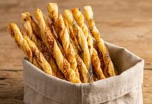 La ricetta che ti salva il Natale: una sola infornata, tanti grissini sfogliati diversi e fai un figurone grissini sfogliati tanti gusti diversi ricettasprint