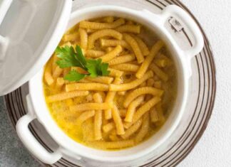 Con i passatelli in brodo a Natale porti a tavola la vera tradizione emiliana: meglio del classico ragù passatelli in brodo ricetta emiliana ricettasprint