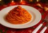Il primo piatto della vigilia di Natale con meno di 5 euro mangiamo in dieci spaghetti con il tonno