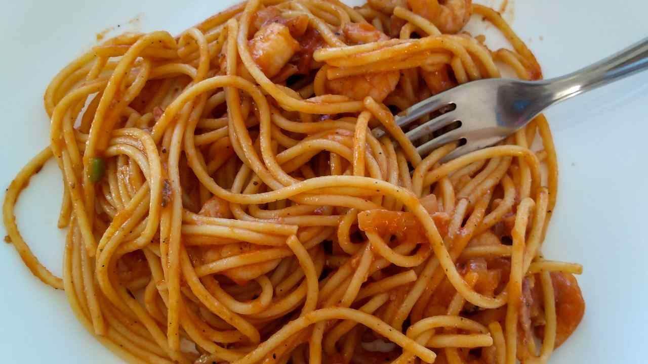 spaghetti saporiti gamberi ricetta di natale ricettasprint