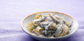 Tagliatelle fatte in casa alla crema di carciofi e salsiccia: c’è più gusto con le nostre mani crema di carciofi