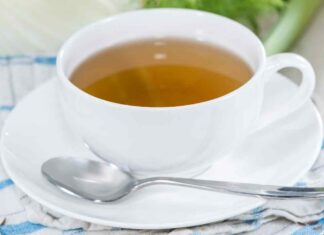 Non buttarla: l’acqua di cottura del finocchio ha un uso che in pochi conoscono (e ti spiego quale) Acqua di cottura del finocchio - RicettaSprint