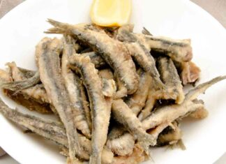 Alici fritte alla siciliana, la ricetta della nonna catanese non si batte Alici fritte alla siciliana - RicettaSprint