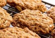 Se hai avena in casa, i biscotti li fai senza farina: ricetta semplice e furba Biscottini all'avena - RicettaSprint