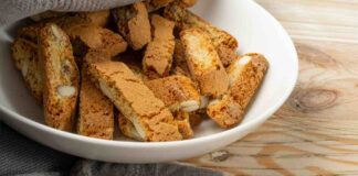 Preparo i cantucci di nonna, ma chi li compra più quelli in busta Cantucci di nonna