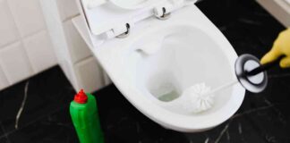 Come rimuovere strisce bianche dal gabinetto - RicettaSprint