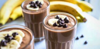 Frullato di banane e cioccolato, il drink per tutti grandi e piccini, l’effetto è “il buonumore assicurato” FRULLATO DI BANANE E CIOCCOLATO