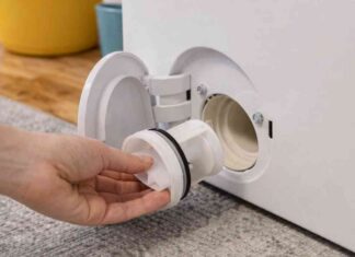 Attenzione alla lavatrice: il filtro lo devi pulire così e abbatti gli sprechi Filtro della lavatrice - RicettaSprint