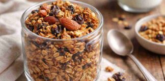Granola fatta in casa nel latte al posto dei cereali: che fa te ne privi? Granola fatta in casa - RicettaSprint