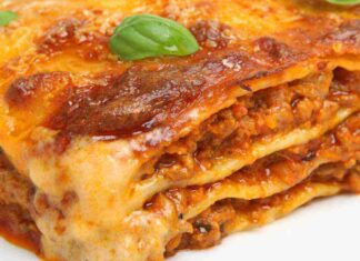 Lasagna svuota frigo dopo Capodanno, la ricetta 0 sprechi in cucina Lasagna svuota frigo dopo Capodanno - RicettaSprint