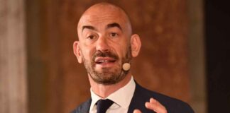 Matteo Bassetti torna con un nuovo allarme nel 2026: “Come col Covid, attenti a questo sintomo” Matteo Bassetti allarme peggio del covid - RicettaSprint