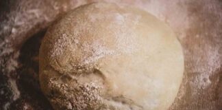 Poco tempo per fare la pizza, niente paura ho un impasto senza lievito PIZZA SENZA IMPASTO