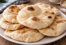 Questo pane si gonfia come un palloncino e dentro metti quello che vuoi, uno scaccomatto al panettiere!