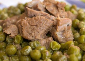 SPEZZATINO CON IN PISELLI