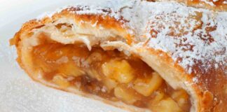 Il dessert di questa sera, il mio strudel alle mele sempre delizioso, ahimè non resta mai una fetta strudel di mele