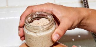 Scrub corpo fatto in casa: ricetta semplice e come conservarlo senza rovinarlo Scrub fatto in casa come conservarlo - RicettaSprint