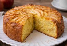 Torta di mele altissima e soffice - RicettaSprint