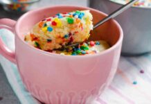 La torta in tazza è un grande classico, ma nella versione Arlerchino però è una meraviglia Torta in tazza un grande classico - RicettaSprint