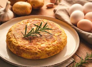 Unisco le uova alle patate e al tonno, è così buona che il bis è obbligatorio