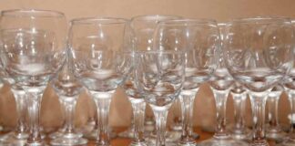 Come riporre i bicchieri di cristallo e non nella cristalliera, per ritrovarli sempre pronti all’uso bicchieri in cristalliera