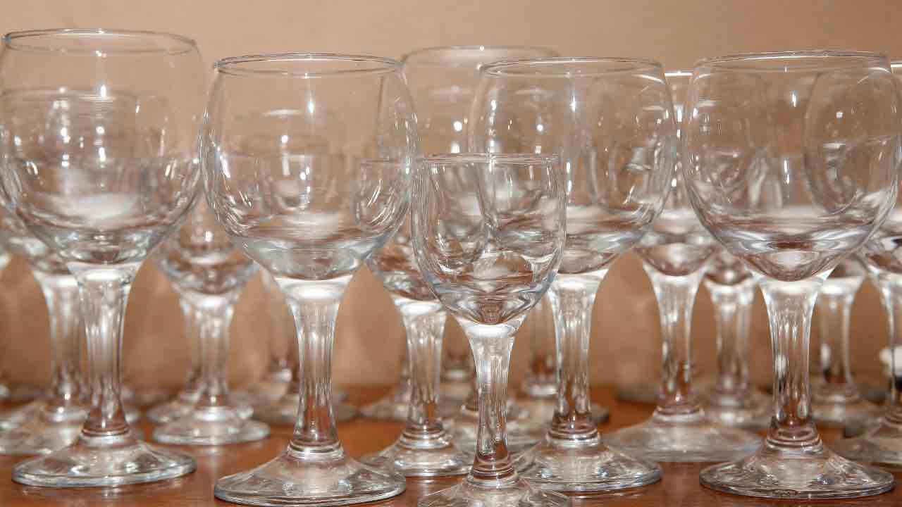 bicchieri in cristalliera