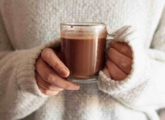 Cioccolata calda anche a dieta, ecco la versione fit da provare subito cioccolata calda fit