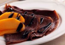 Stamani preparo le crepes al cioccolato light, ci metto pure la confettura crepes al cioccolato