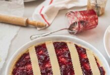 Crostata di marmellata e mandorle, l’anno nuovo si inizia con le buone abitudini crostata alla marmellata e mandorle