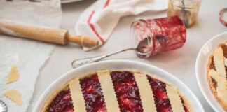 Crostata di marmellata e mandorle, l’anno nuovo si inizia con le buone abitudini crostata alla marmellata e mandorle